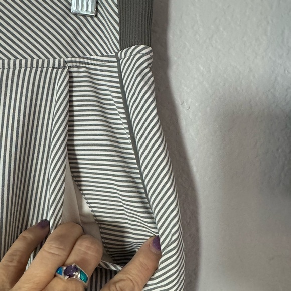 Athleta Casual Slacks. Stretch Fabric. Elastic Back Waist. Zip Back Pockets S-8. - Picture 7 of 10